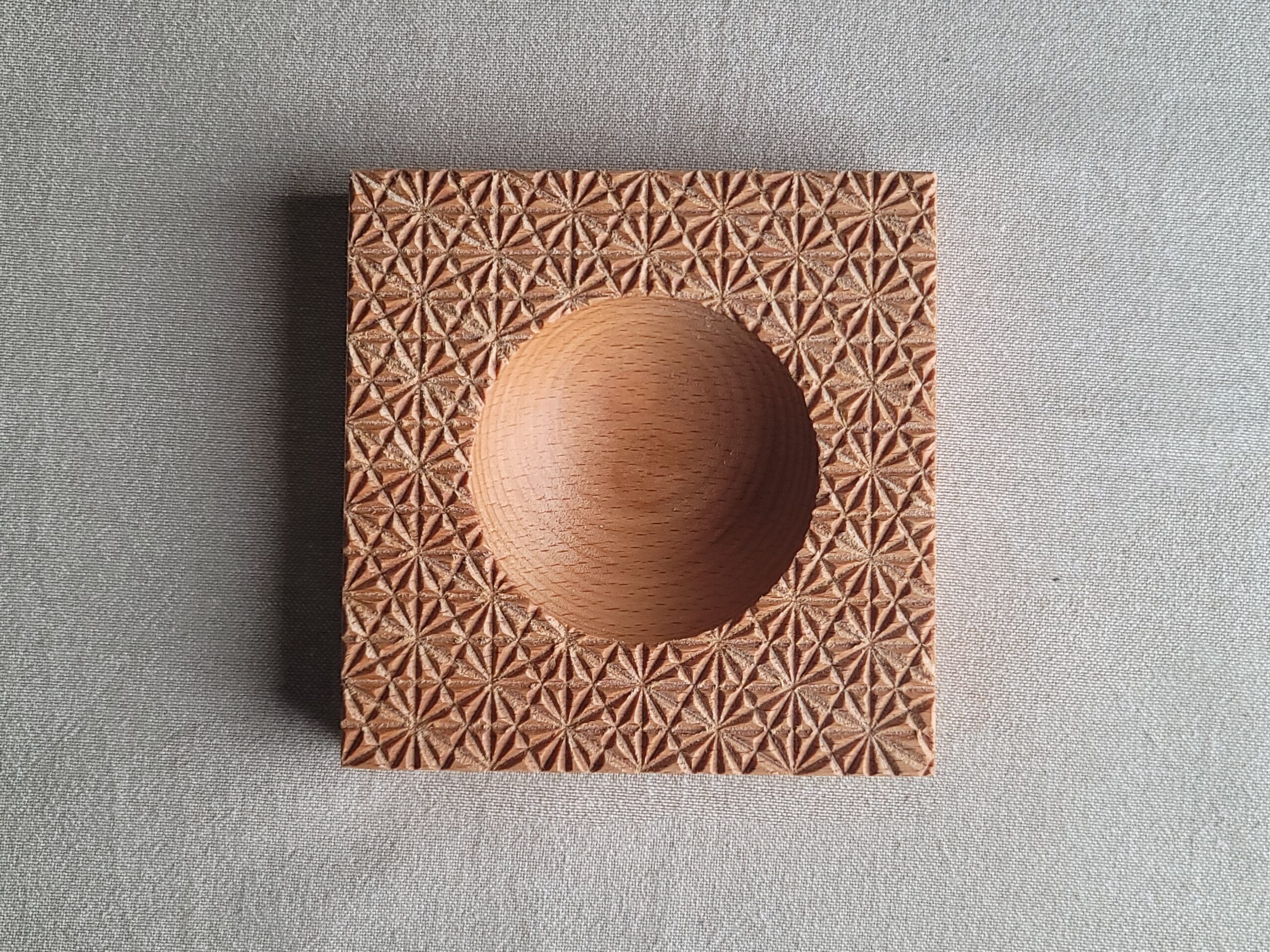 Wooden Ravioli Mould Tray 'Sartiglia' with Tamper, makes 8 pieces – Italian  Cookshop Ltd